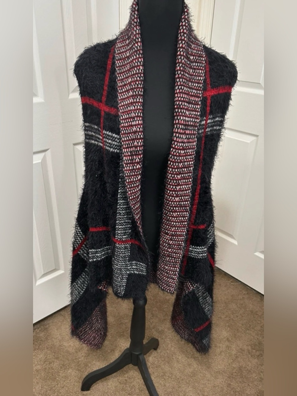 R Fashion- Cozy Open-Front Plaid Fuzzy Vest in Black & Red